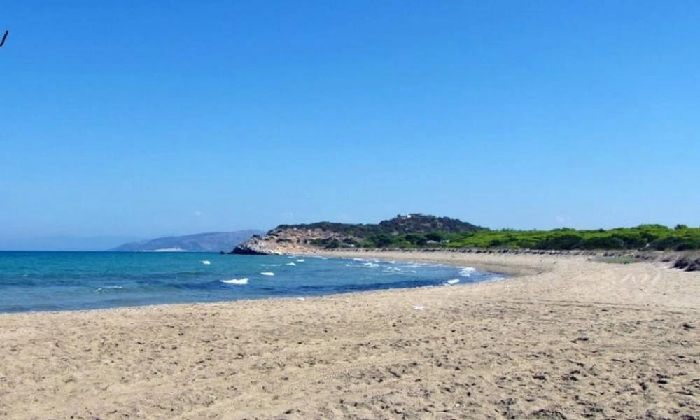Σοκ στην Αμφιλοχία: Άγνωστος φωτογράφιζε ανήλικα κορίτσια σε παραλία